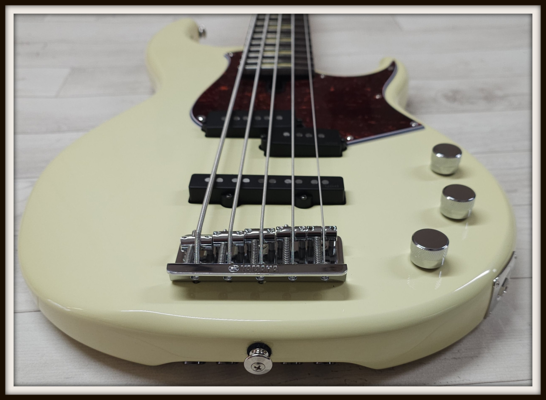 Yamaha Pro Series BBP35, Vintage White II